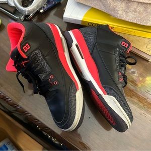 Jordan 3 crimson